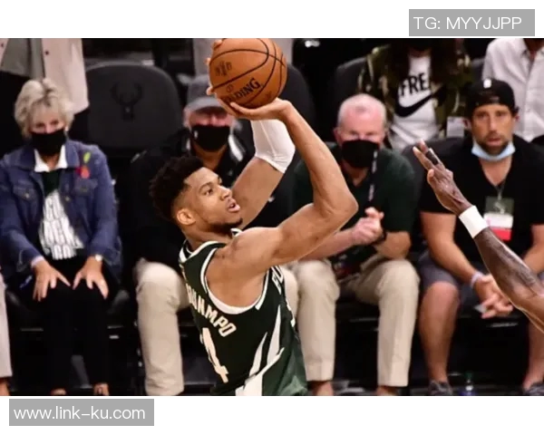 字母哥明日将进行核磁共振检查希望伤情无大碍恢复顺利